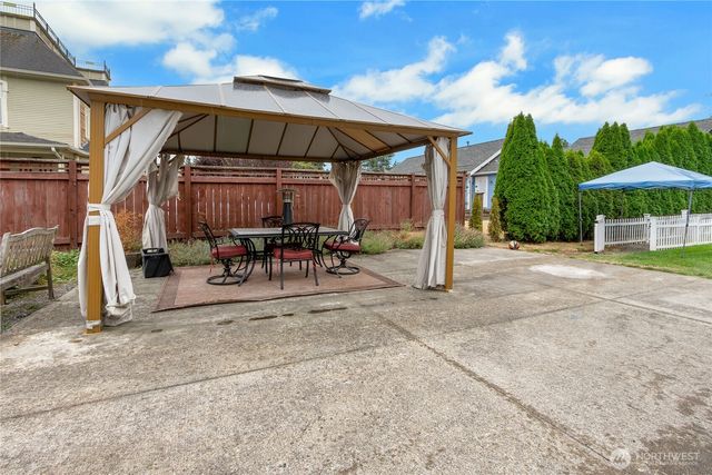 508 5th Street NE, Puyallup, WA 98372