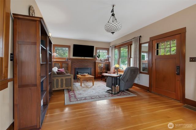 508 5th Street NE, Puyallup, WA 98372