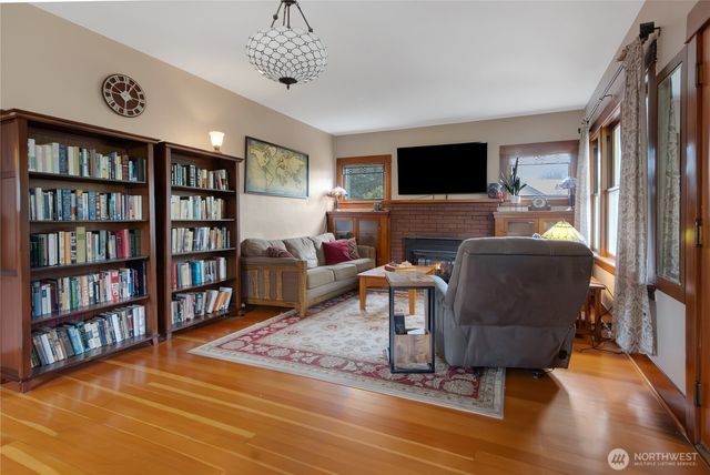 508 5th Street NE, Puyallup, WA 98372