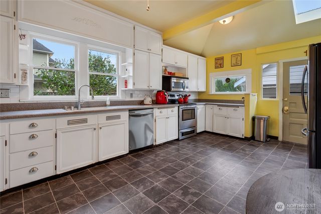 508 5th Street NE, Puyallup, WA 98372