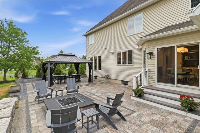 24 Mount Liberty Dr, Perinton, NY 14526