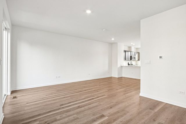 373 Summit Circle, Lombard, IL 60148