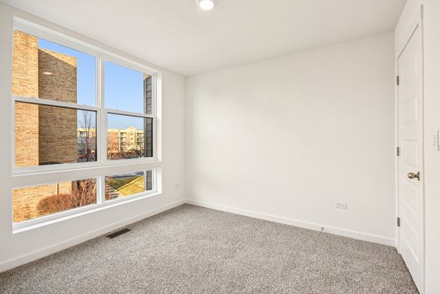 373 Summit Circle, Lombard, IL 60148