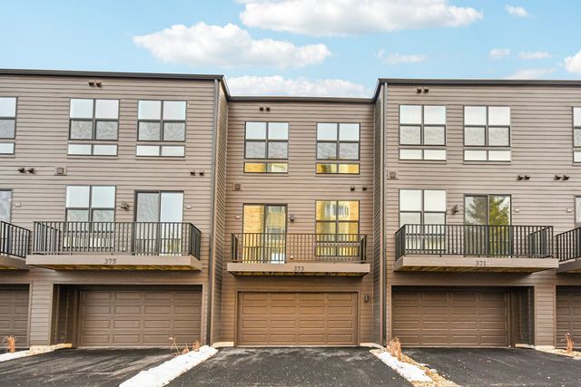 373 Summit Circle, Lombard, IL 60148