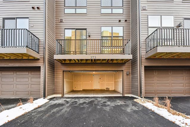 373 Summit Circle, Lombard, IL 60148