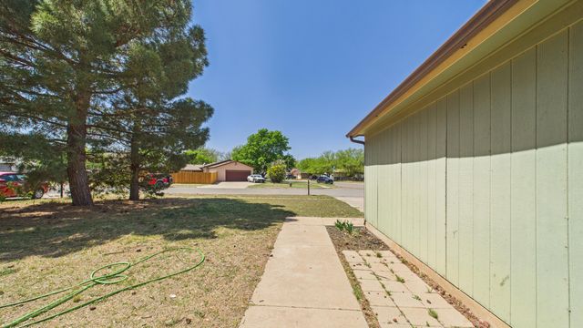 9203 Canton Avenue, Lubbock, TX 79423