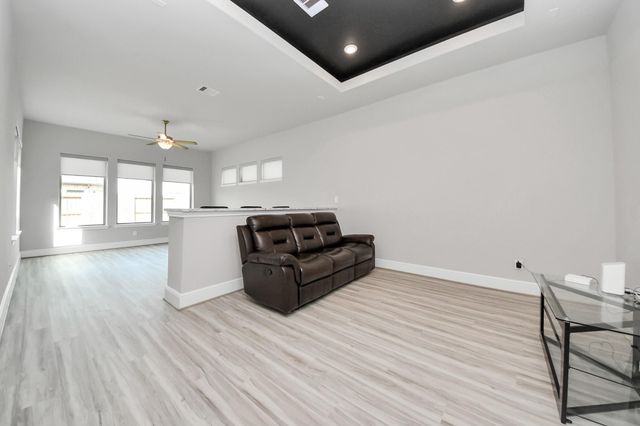 10015 Crescent Wood Drive, Missouri City, TX 77459
