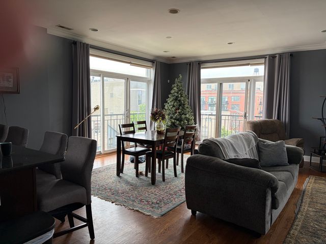 3465 S lituanica Street 3, Chicago, IL 60608