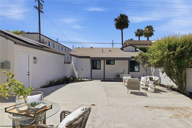4529 Pepperwood Avenue, Long Beach, CA 90808
