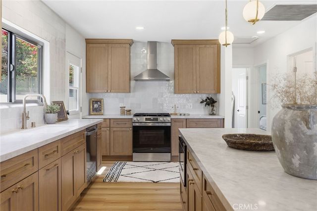 4529 Pepperwood Avenue, Long Beach, CA 90808