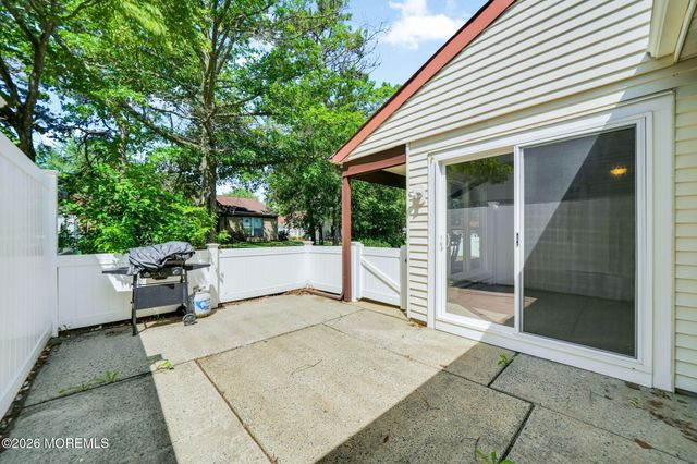 759B Liverpool Circle, Manchester, NJ 08759