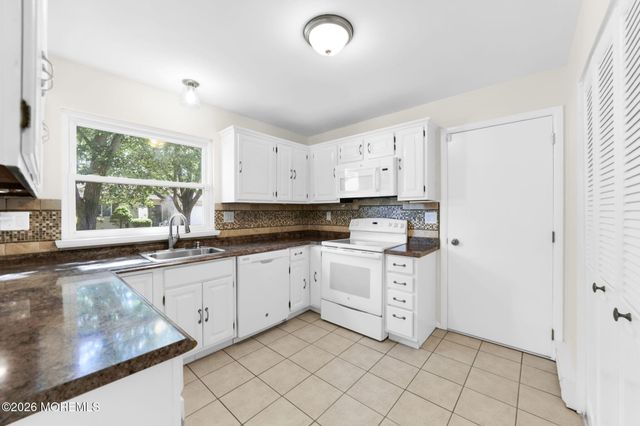 759B Liverpool Circle, Manchester, NJ 08759