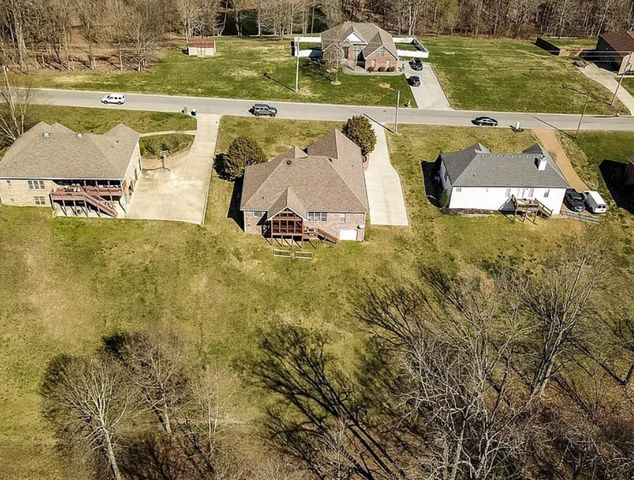 1024 Sweet Oak Rdg, Hendersonville, TN 37075