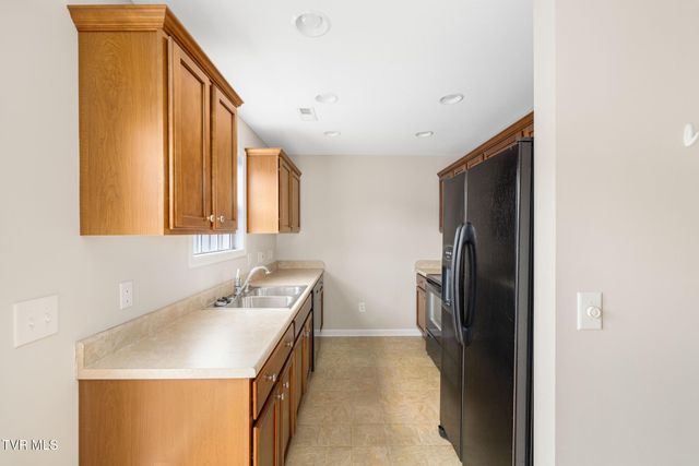 2121 South Greenwood Drive 300, Johnson City, TN 37604