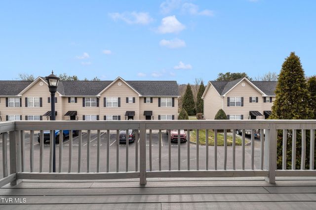 2121 South Greenwood Drive 300, Johnson City, TN 37604