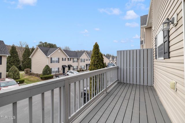 2121 South Greenwood Drive 300, Johnson City, TN 37604