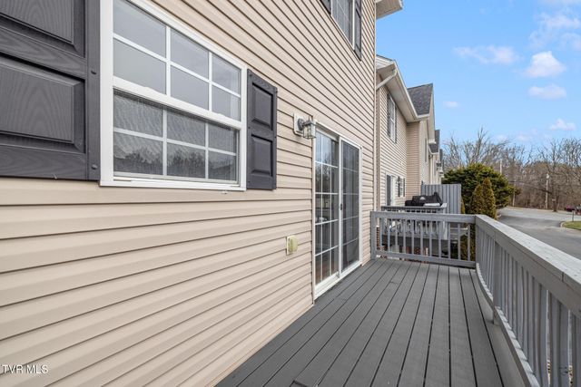 2121 South Greenwood Drive 300, Johnson City, TN 37604