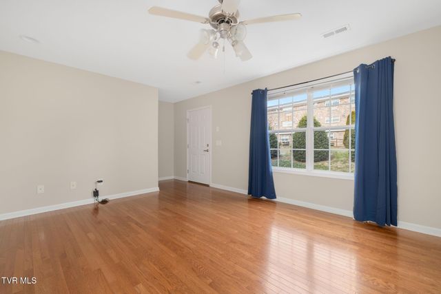 2121 South Greenwood Drive 300, Johnson City, TN 37604