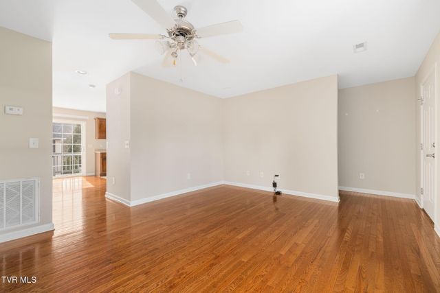 2121 South Greenwood Drive 300, Johnson City, TN 37604