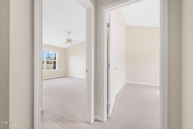 2121 South Greenwood Drive 300, Johnson City, TN 37604