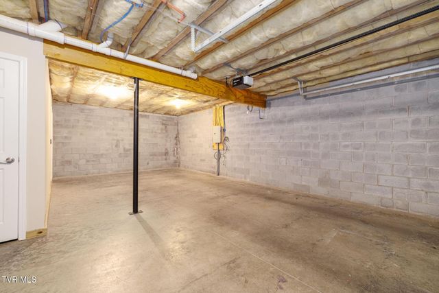 2121 South Greenwood Drive 300, Johnson City, TN 37604