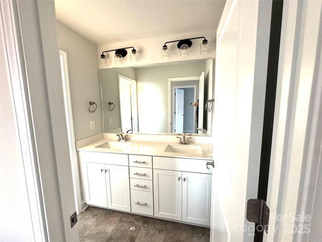 724 Inwood Hill Drive 8, Gastonia, NC 28056