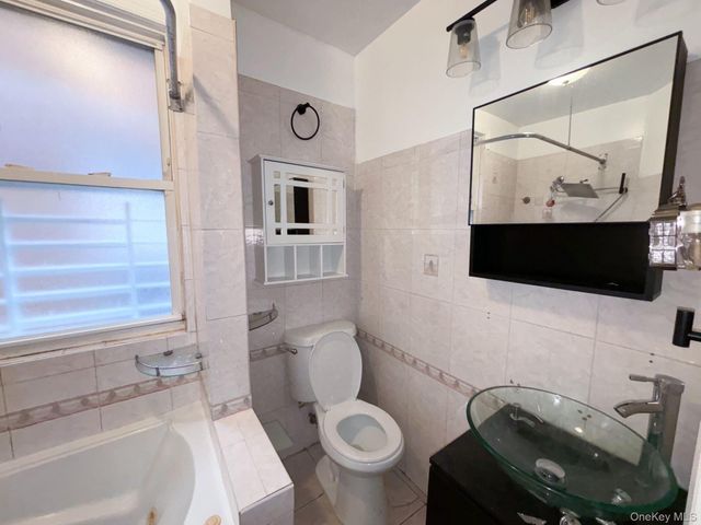 1718 Melville Street, Bronx, NY 10460