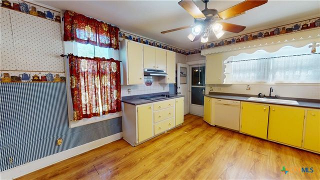 305 State Highway 72 West, Nordheim, TX 78141