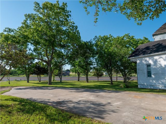 305 State Highway 72 West, Nordheim, TX 78141