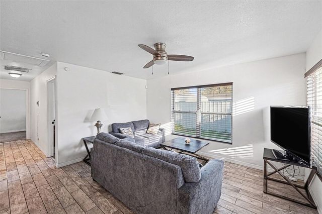 4014 N MCLANE DRIVE, Tampa, FL 33610