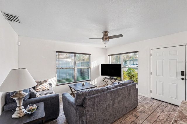 4014 N MCLANE DRIVE, Tampa, FL 33610