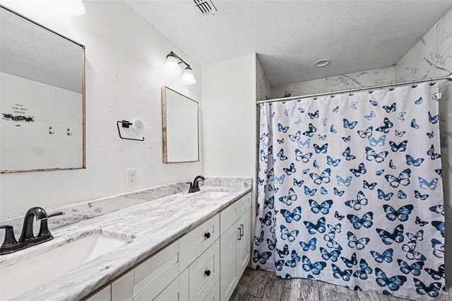 4014 N MCLANE DRIVE, Tampa, FL 33610