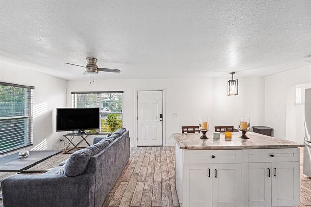 4014 N MCLANE DRIVE, Tampa, FL 33610