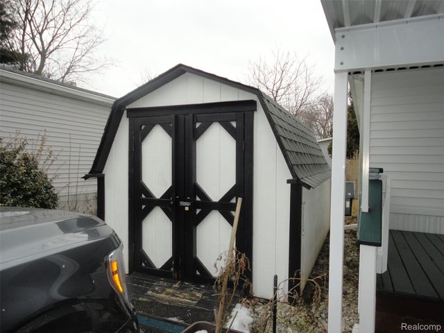 423 Glasgow, Bedford Township, MI 48182