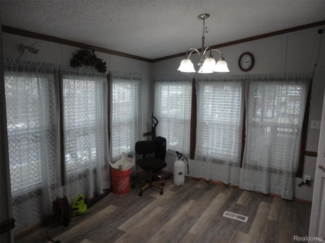 423 Glasgow, Bedford Township, MI 48182