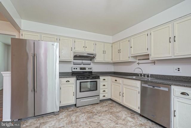 101 GREENBRIAR RD, Delran, NJ 08075