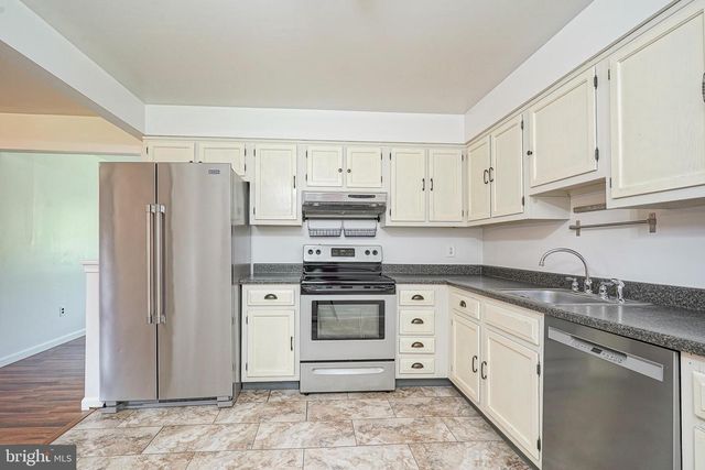 101 GREENBRIAR RD, Delran, NJ 08075