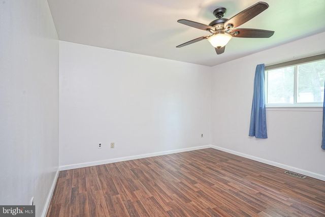 101 GREENBRIAR RD, Delran, NJ 08075