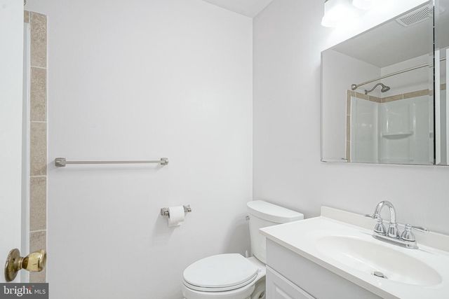 101 GREENBRIAR RD, Delran, NJ 08075