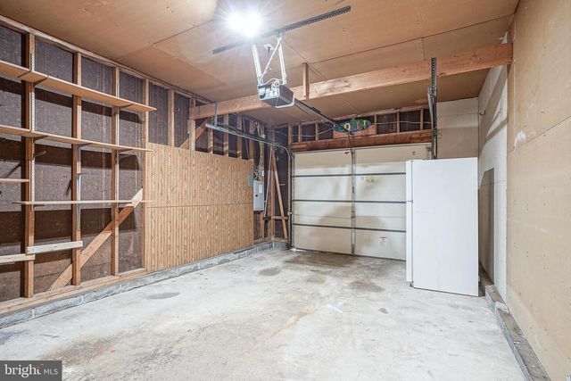 101 GREENBRIAR RD, Delran, NJ 08075