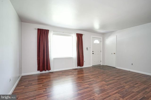 101 GREENBRIAR RD, Delran, NJ 08075