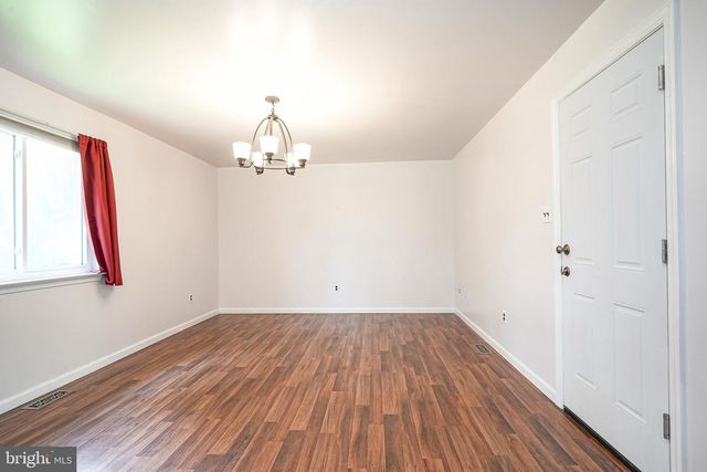 101 GREENBRIAR RD, Delran, NJ 08075