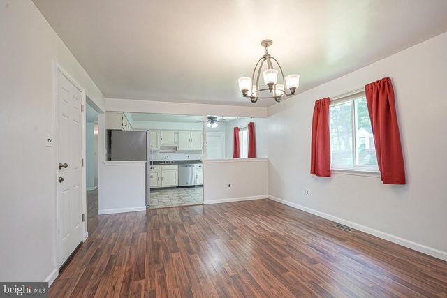 101 GREENBRIAR RD, Delran, NJ 08075