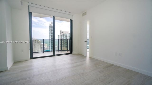 45 SW 9th St 3303, Miami, FL 33130