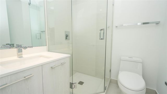 45 SW 9th St 3303, Miami, FL 33130