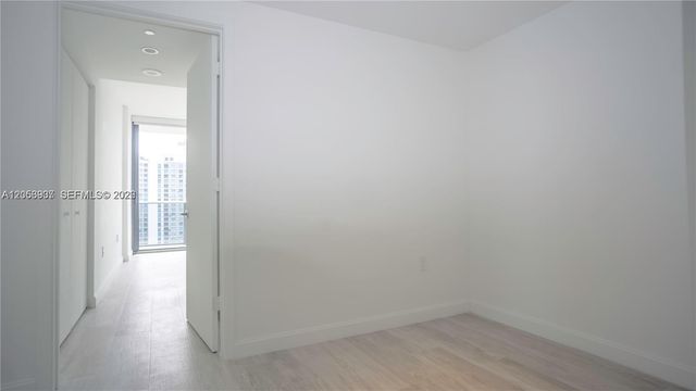 45 SW 9th St 3303, Miami, FL 33130