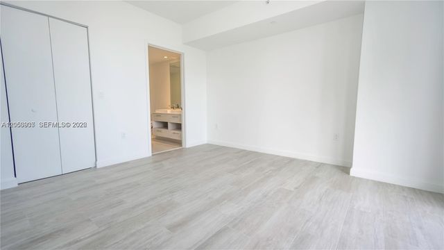 45 SW 9th St 3303, Miami, FL 33130