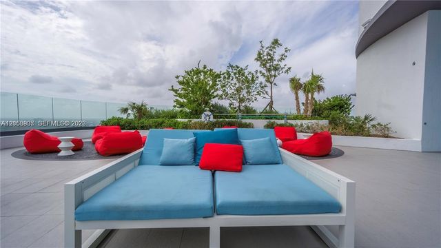 45 SW 9th St 3303, Miami, FL 33130