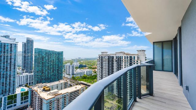45 SW 9th St 3303, Miami, FL 33130