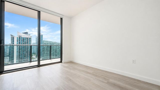 45 SW 9th St 3303, Miami, FL 33130